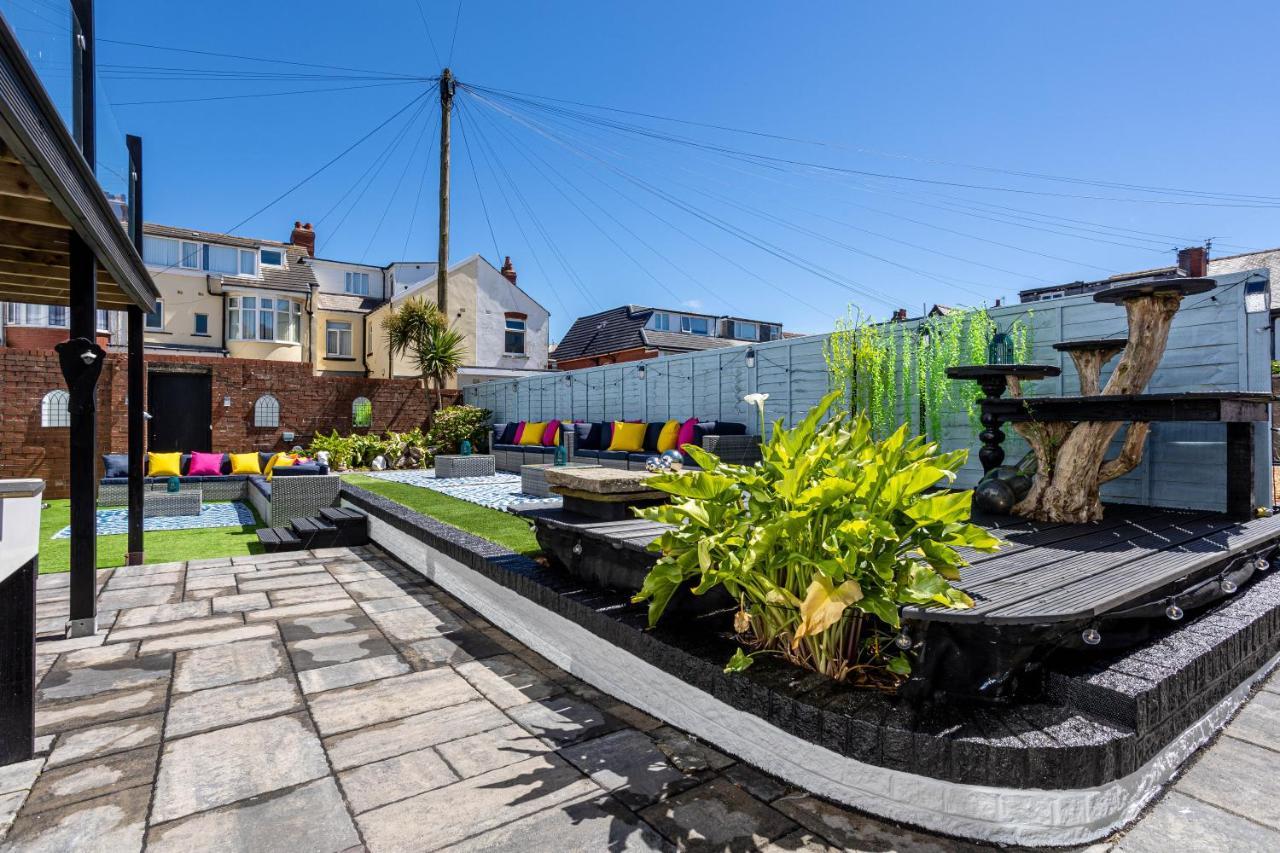 Empress Hall By Charles Alexander Short - Sleeps 20 Holiday home
